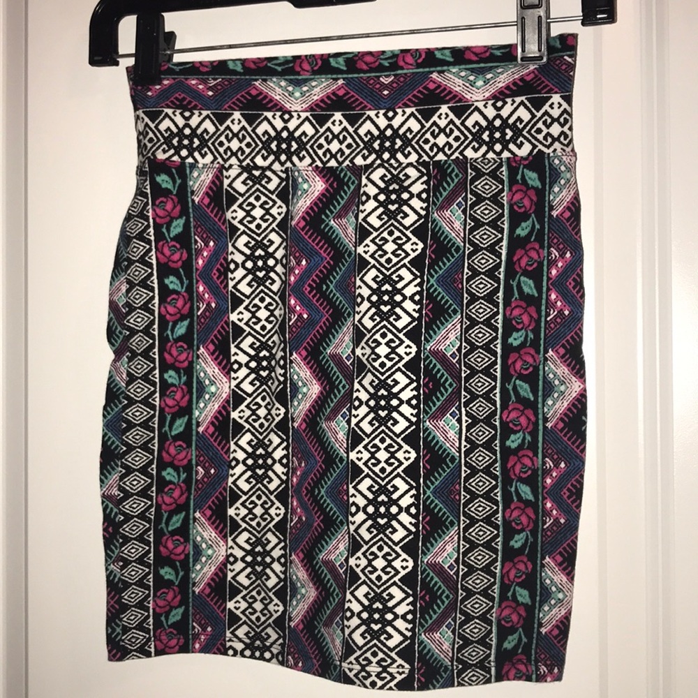 Tribal print bodycon skirt